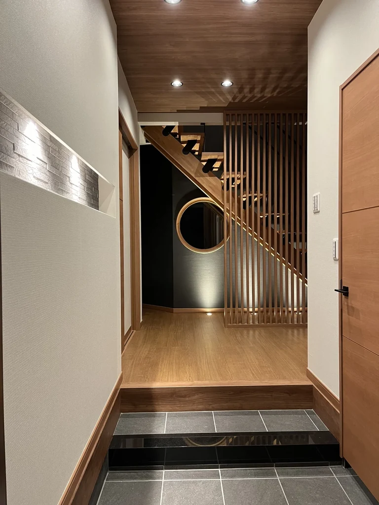 フルリノベーション 施工後：玄関